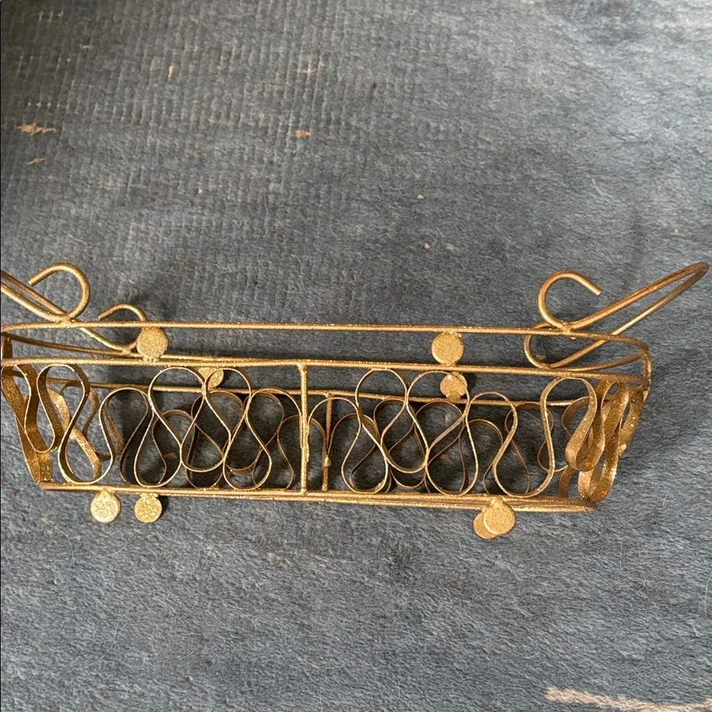 ⚫️ Vintage Mid-Century Gold Wire Bread Basket 11x3 Footed Looped Filigree Metal